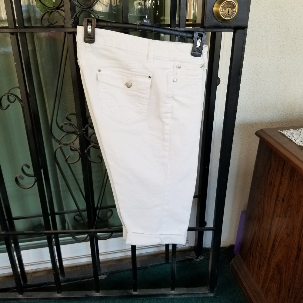 White denim capris